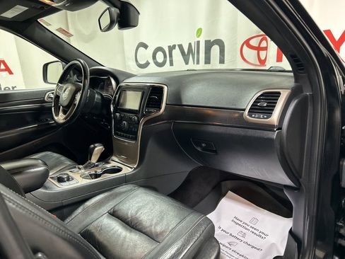 Used 2017 Jeep Grand Cherokee Limited image 12