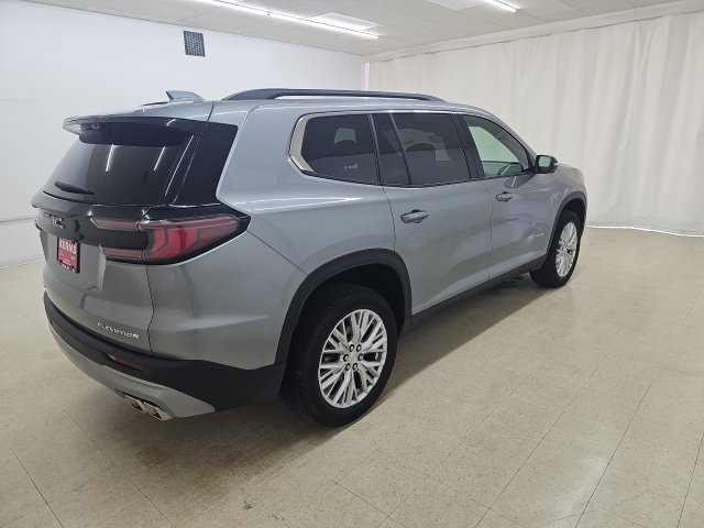 Used 2026 GMC Acadia Elevation w/ Elevation Premium Package FWD image 16