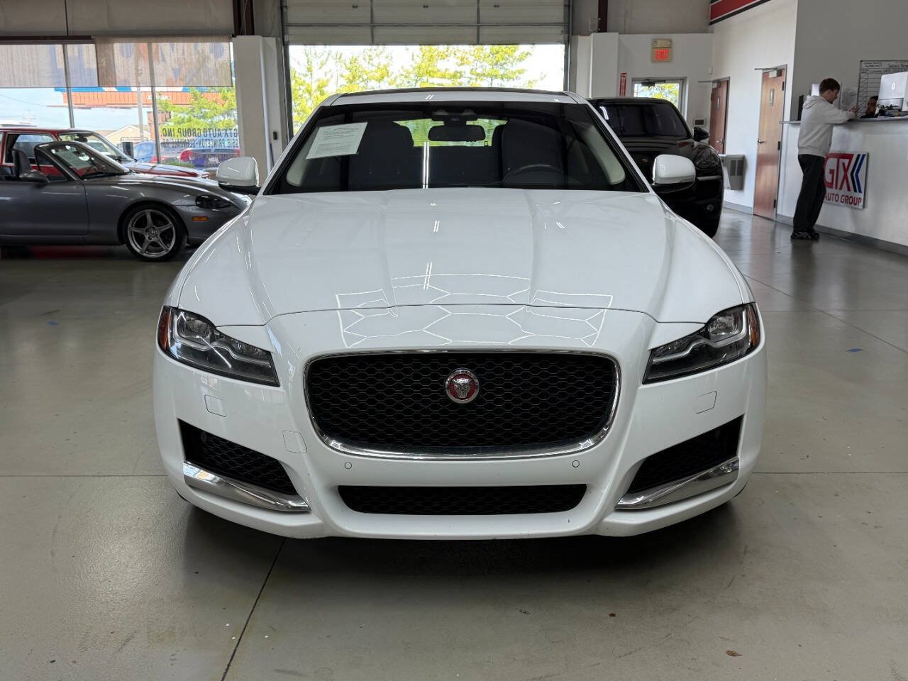 Used 2016 Jaguar XF Prestige AWD/4WD image 6
