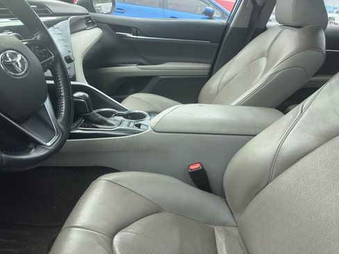Used 2019 Toyota Camry XSE FWD image 8