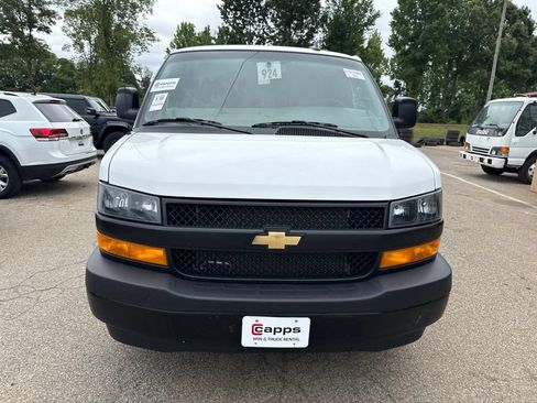 Used 2025 Chevrolet Express 3500 LS RWD image 6