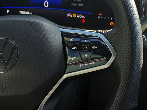 Used 2022 Volkswagen Tiguan SE R-Line image 21