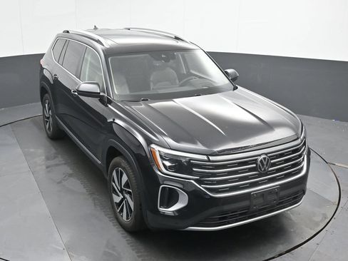 Used 2024 Volkswagen Atlas SEL AWD/4WD image 14