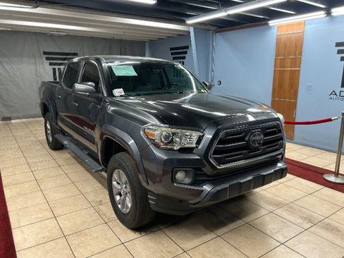 Used 2018 Toyota Tacoma SR5 image 6