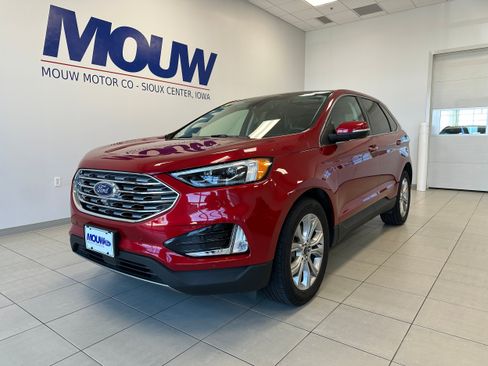 Used 2024 Ford Edge Titanium w/ Equipment Group 301A AWD/4WD image 2