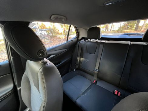 Used 2025 Buick Encore GX Preferred image 35