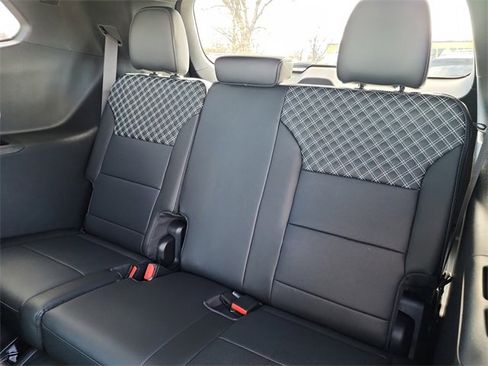 New 2026 GMC Acadia Denali w/ Super Cruise Package image 17