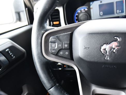 Used 2023 Ford Bronco Badlands image 30