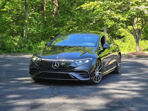 Used 2022 Mercedes-Benz EQS 580 4MATIC Sedan image 1