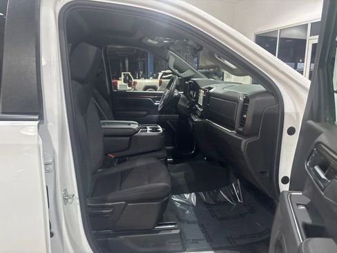 Used 2023 Chevrolet Silverado 1500 LT AWD/4WD image 36