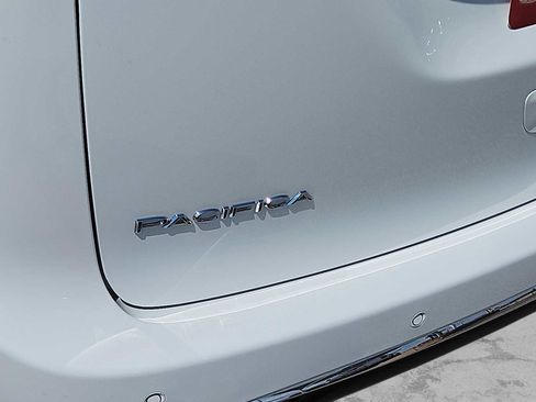 New 2025 Chrysler Pacifica Select image 11