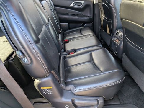 Used 2017 Nissan Pathfinder Platinum w/ Family Entertainment Package image 22