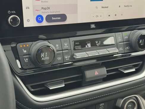 Used 2025 Toyota Grand Highlander Limited image 5