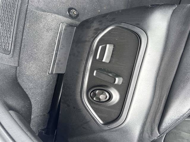 Used 2023 Jeep Grand Cherokee Altitude AWD/4WD image 12