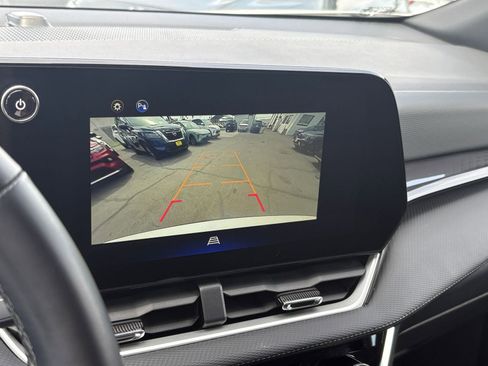 Used 2025 Chevrolet Equinox LT image 24