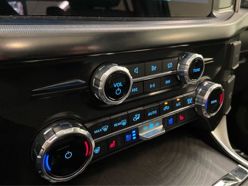 Used 2022 Ford F150 Platinum image 45