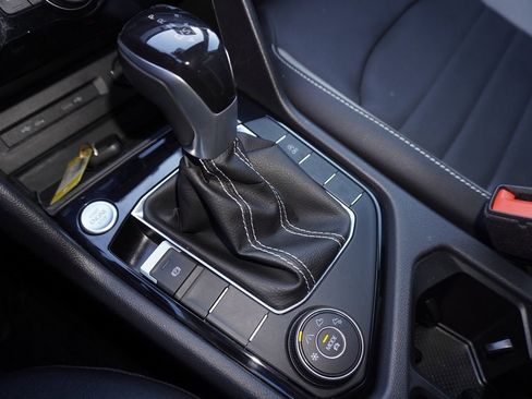 Used 2023 Volkswagen Taos SEL image 19