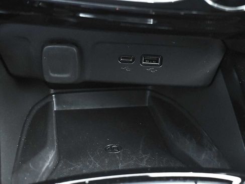 Used 2025 Chevrolet Trax RS w/ Sunroof Package image 22