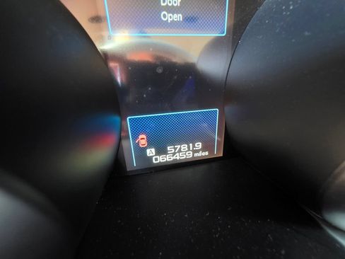Used 2017 Subaru Outback 2.5i Limited AWD/4WD image 10
