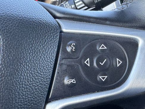 Used 2024 GMC Terrain SLT image 19