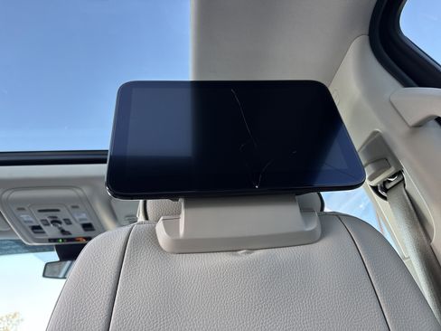 Used 2023 GMC Yukon Denali w/ Max Trailering Package image 28