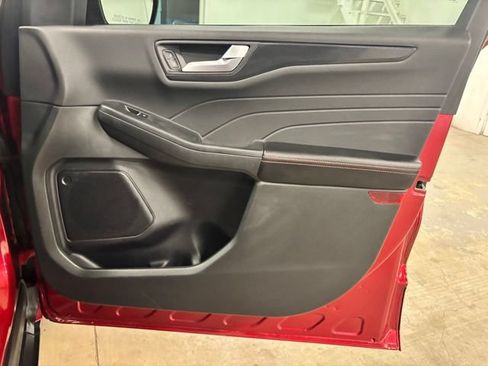 Used 2024 Ford Escape ST-Line w/ Tech Pack #1 FWD image 24