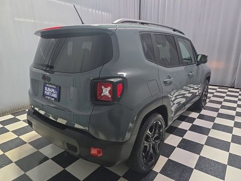 Used 2017 Jeep Renegade Altitude image 4