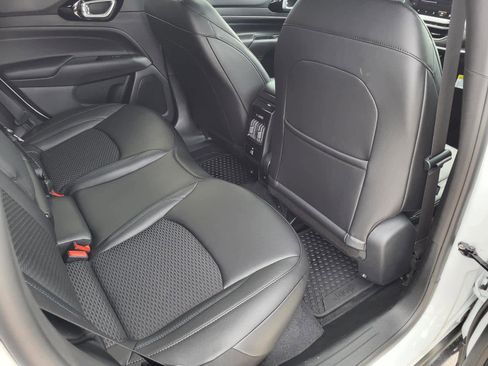 New 2026 Jeep Compass Latitude image 11