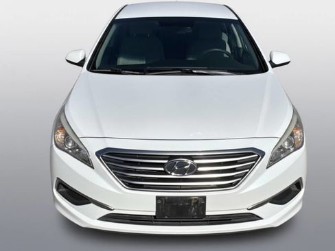 Used 2016 Hyundai Sonata SE w/ Cargo Package image 2