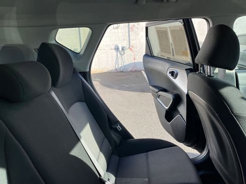 Used 2025 Kia Soul LX w/ LX Technology Package image 35