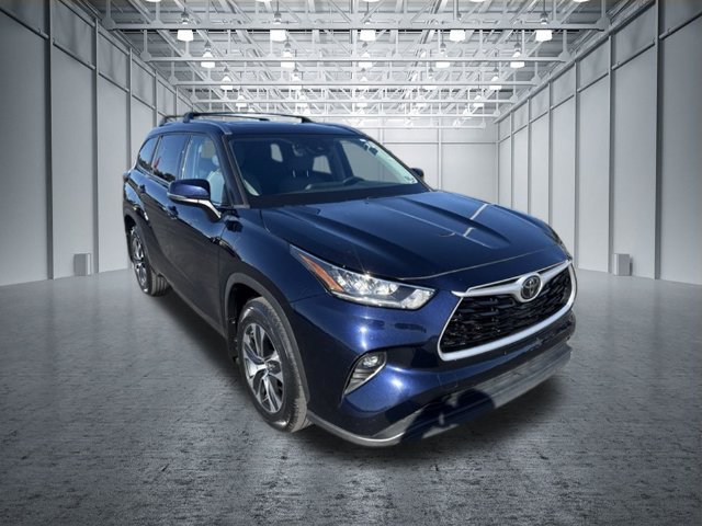 Used 2020 Toyota Highlander XLE AWD/4WD image 7