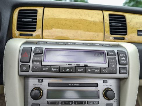 Used 2005 Lexus SC 430 Convertible RWD image 31