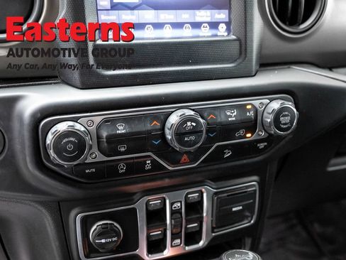 Used 2018 Jeep Wrangler Unlimited Sport S AWD/4WD image 20
