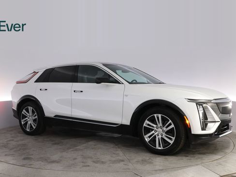 Used 2024 Cadillac Lyriq Tech RWD image 14