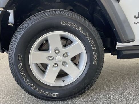 Used 2022 Jeep Wrangler Sport image 44