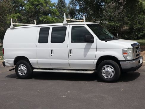 Used 2014 Ford E-250 and Econoline 250 w/ Power Group RWD image 2