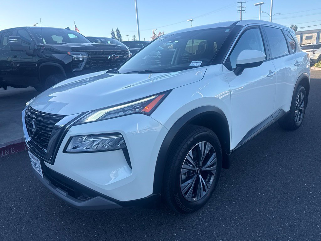 Used 2023 Nissan Rogue SV FWD image 1