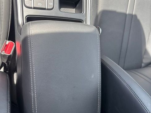 Used 2025 Kia Sorento S w/ Panoramic Sunroof Package FWD image 17