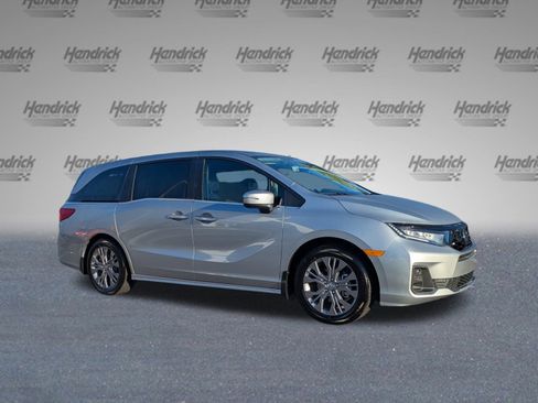 Certified 2025 Honda Odyssey Touring image 10