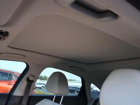 Used 2020 Hyundai Sonata Limited w/ Preferred Accessory Package FWD image 11