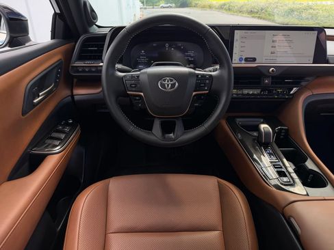 Certified 2025 Toyota Crown Signia w/ Advanced Technology Package AWD/4WD image 13