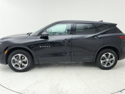 Used 2025 Chevrolet Blazer LT FWD image 4