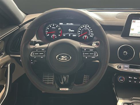 Used 2018 Kia Stinger GT2 AWD/4WD image 16