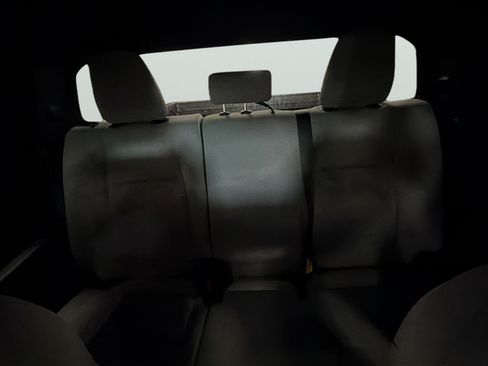 Used 2025 Toyota Tacoma SR5 AWD/4WD image 16