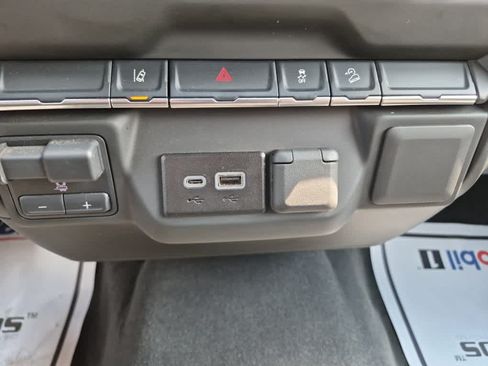Used 2025 Chevrolet Silverado 2500 Custom AWD/4WD image 23