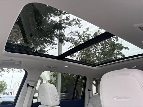 New 2026 Buick Enclave Avenir w/ Super Cruise Package FWD image 16