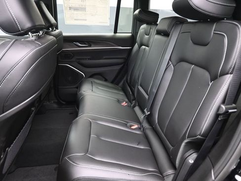 New 2026 Jeep Grand Cherokee Limited AWD/4WD image 10