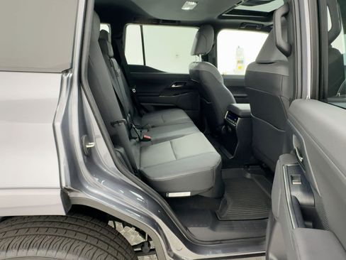 Used 2024 Lexus GX 550 w/ Accessory Package (Z1) image 30