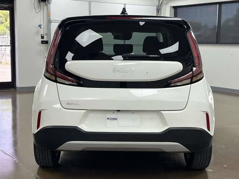 Used 2025 Kia Soul LX w/ LX Technology Package FWD image 7