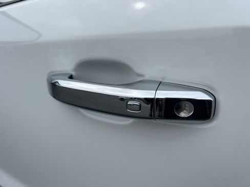 Used 2023 Chevrolet Silverado 1500 LTZ w/ LTZ Premium Package image 17